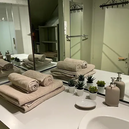 2 Pieces Climatise En Duplex Avec Terrasse Апартаменты